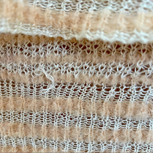 🌸Free People Knit Sweater✨ - Picture 7 of 7